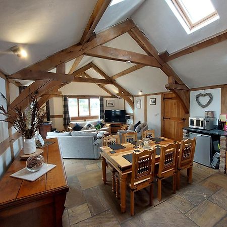 Barnacre Green Cottage With Hot Tub And Private Pool Moreton  Bagian luar foto