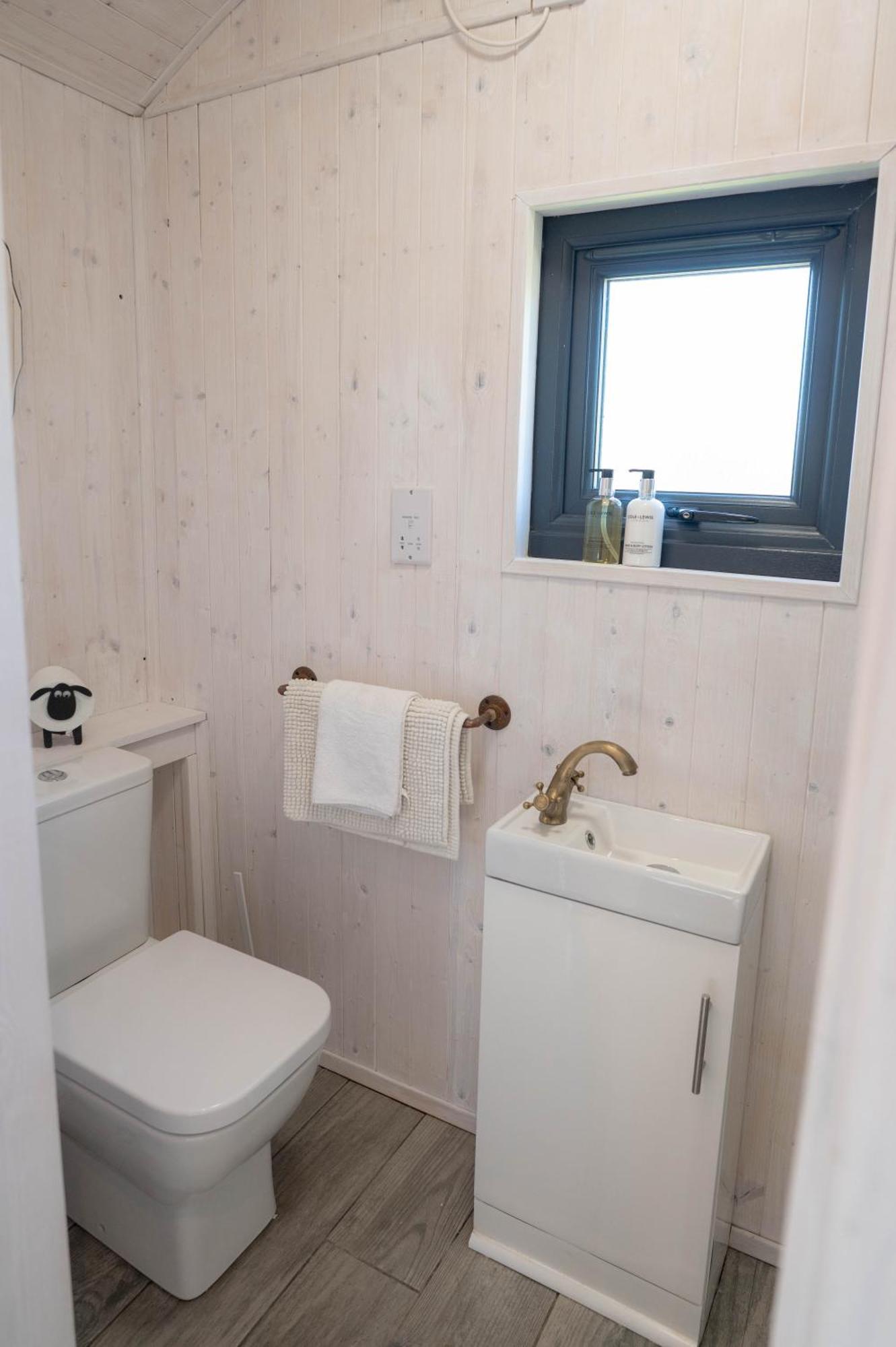 Barnacre Green Cottage - Eco-Friendly Cosy Cottage Moreton  Bagian luar foto
